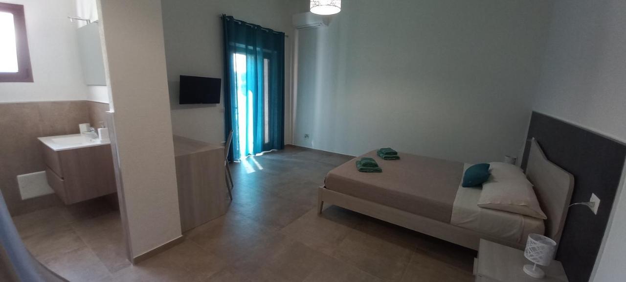 Bed and Breakfast Mivida "Le Stanze Di Ada" Сан-Теодоро Номер фото